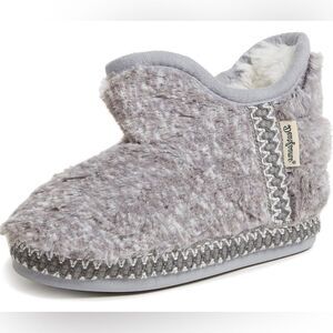 Dearfoams Girl’s Charlotte Furry Bootie Slippers with memory foam, size 9-10